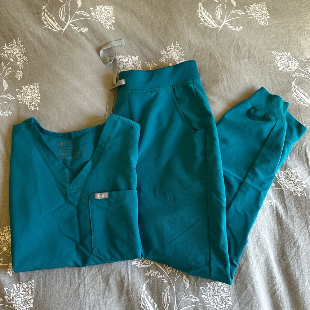 Figs scrub set